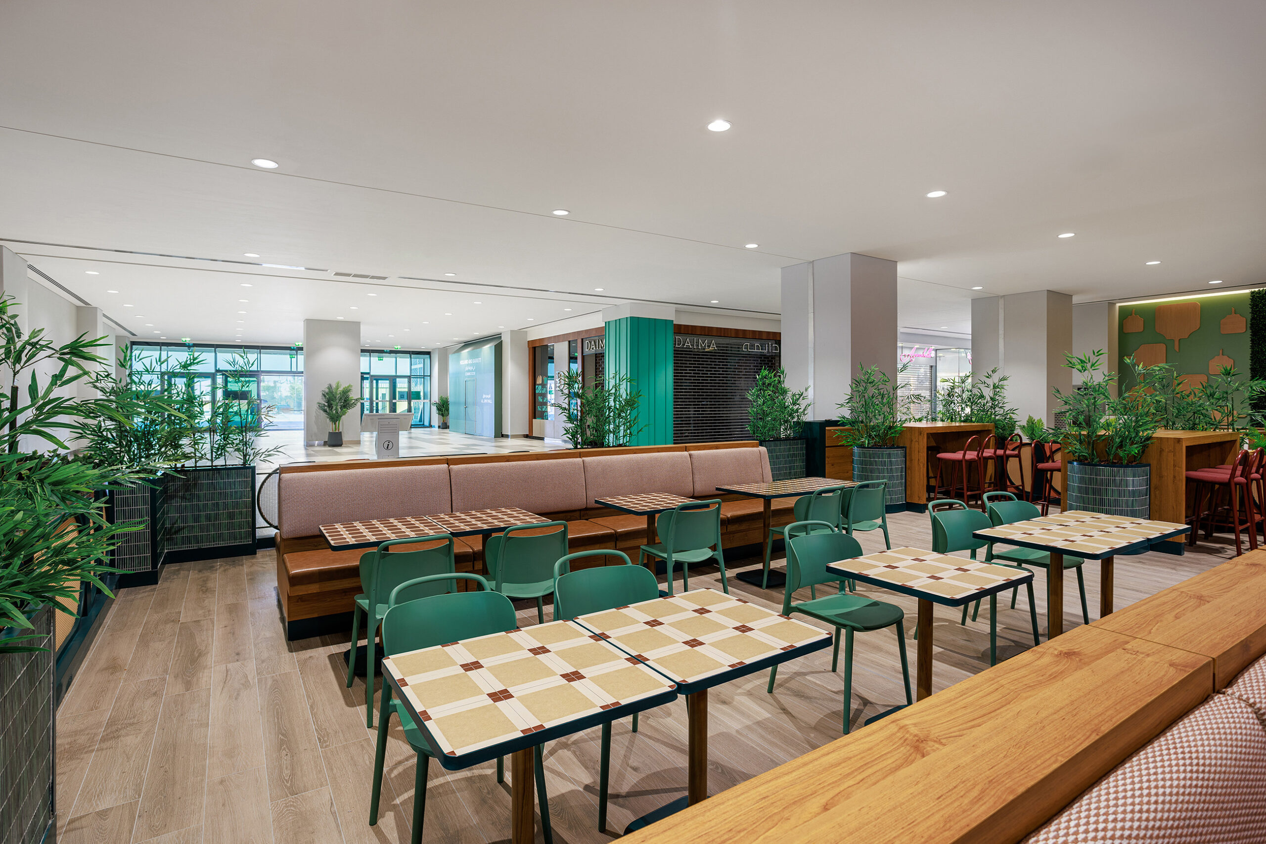Architectural interior retouching for restaurant photography