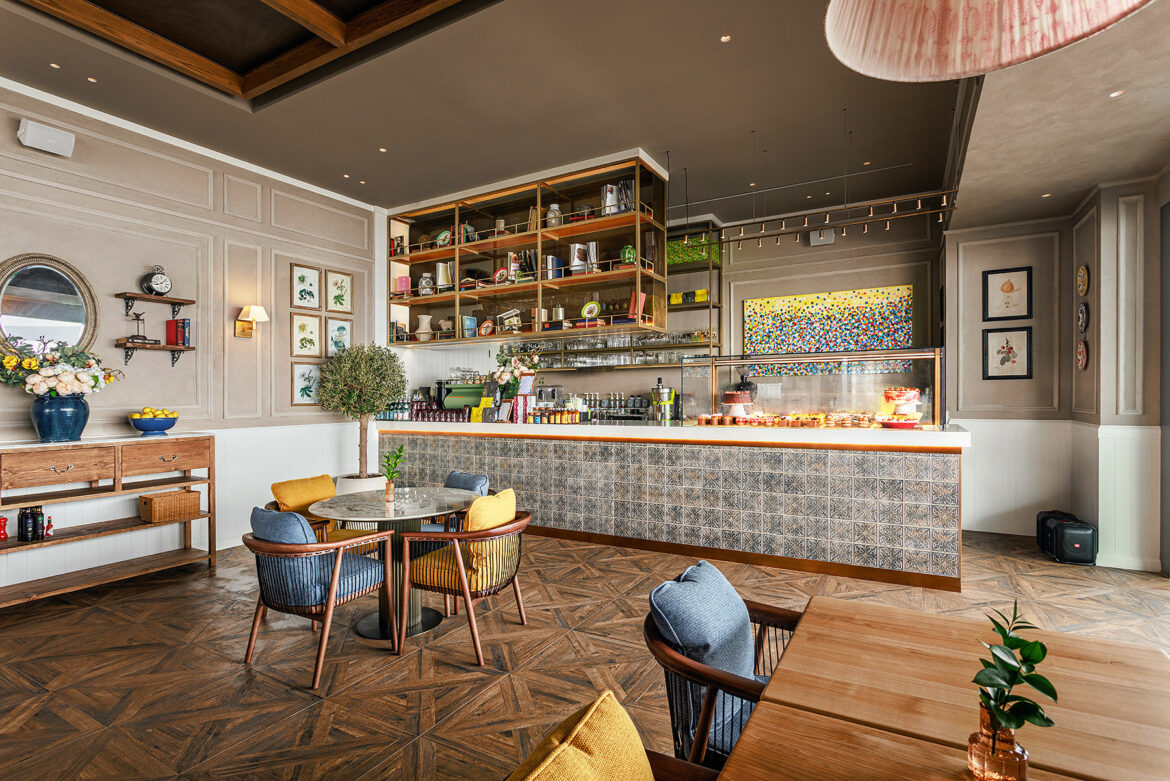 Commercial restaurant interior retouching